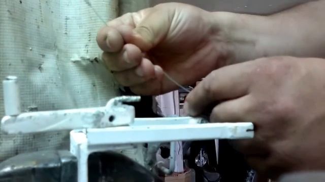 Приспособление для вязания поводков.