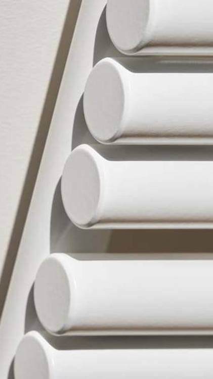 Обзор белого цвета трубчатого стального радиатора отопления Empatiko Takt ⚪