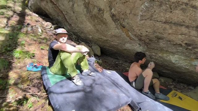 Как лазают подготовщики камней и скал! смотреть онлайн