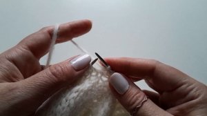 Обработка горловины двойной (полой) резинкой спицами по кругу.