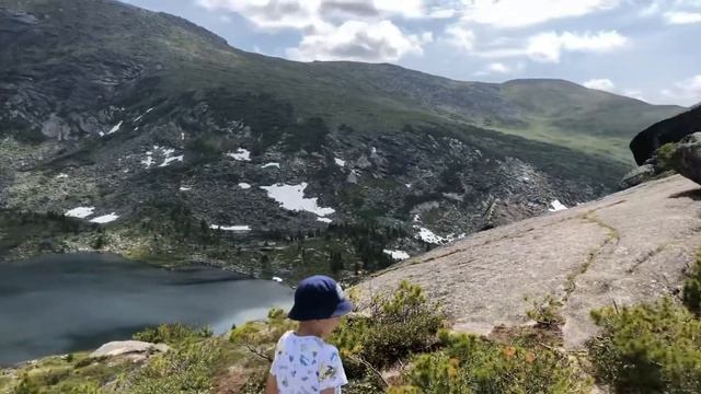 Около висячего камня. Ергаки смотреть онлайн