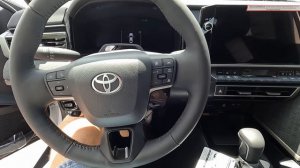 Обзор Toyota Camry 2025. Новый гибрид, цены, комплектации