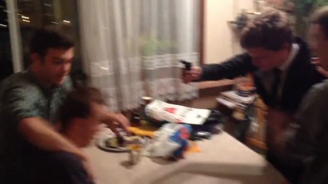 массовое убийство студентов из-за музыкальных предпочтений смотреть онлайн