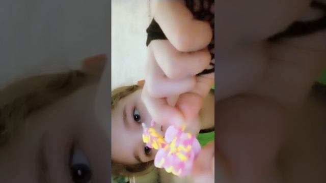 делаю браслет из резинок для плетения для девочек смотреть онлайн