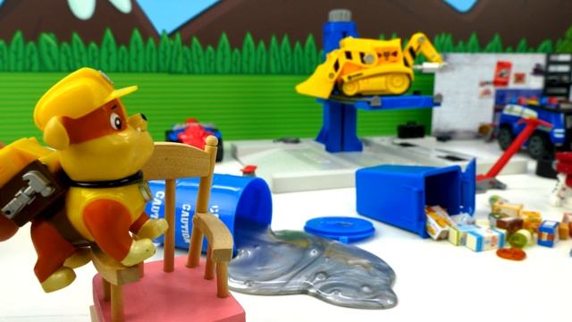 Щенячий патруль в гараже у Крепыша - Машины сказки - Уборка в автомастерской смотреть онлайн