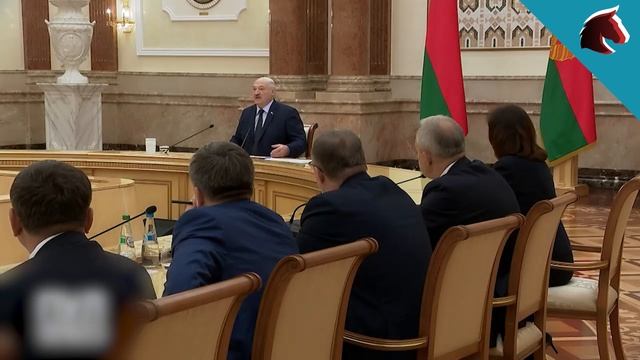 Новая резиденция для верного ШПИЦА Лукашенко?! смотреть онлайн