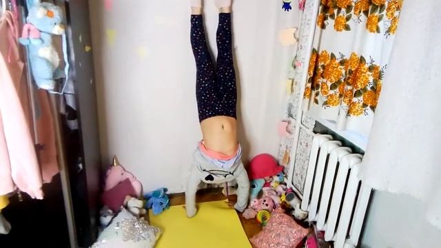 Стойка на руках челлендж ! акробатика дома ! смотреть онлайн