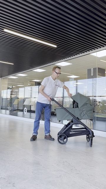 Невероятное складывание Bugaboo Dragonfly смотреть онлайн