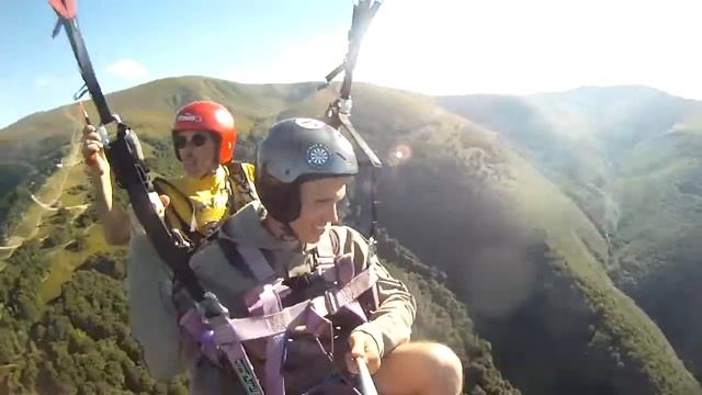 Тандемный полет на параплане c горы Гемба, Пилипец, Боржава, Карпаты, Украина, 07.08.2018. GOPR2589 смотреть онлайн