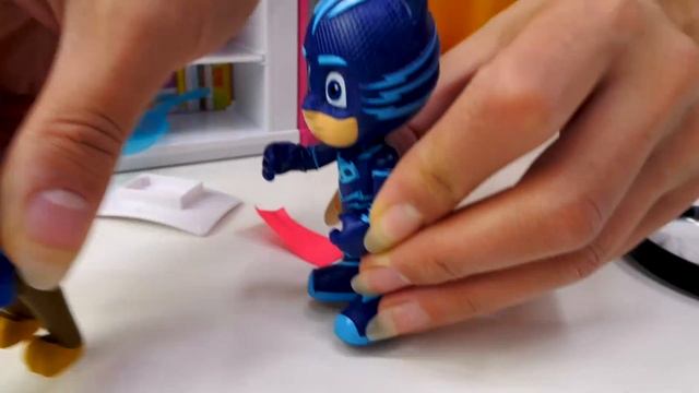 Игрушки из мультиков в Детском садике - Расти механик, Кэтбой и София в зоопарке. Видео для детей смотреть онлайн