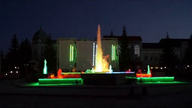 Фонтан на центральной площади Бугульмы