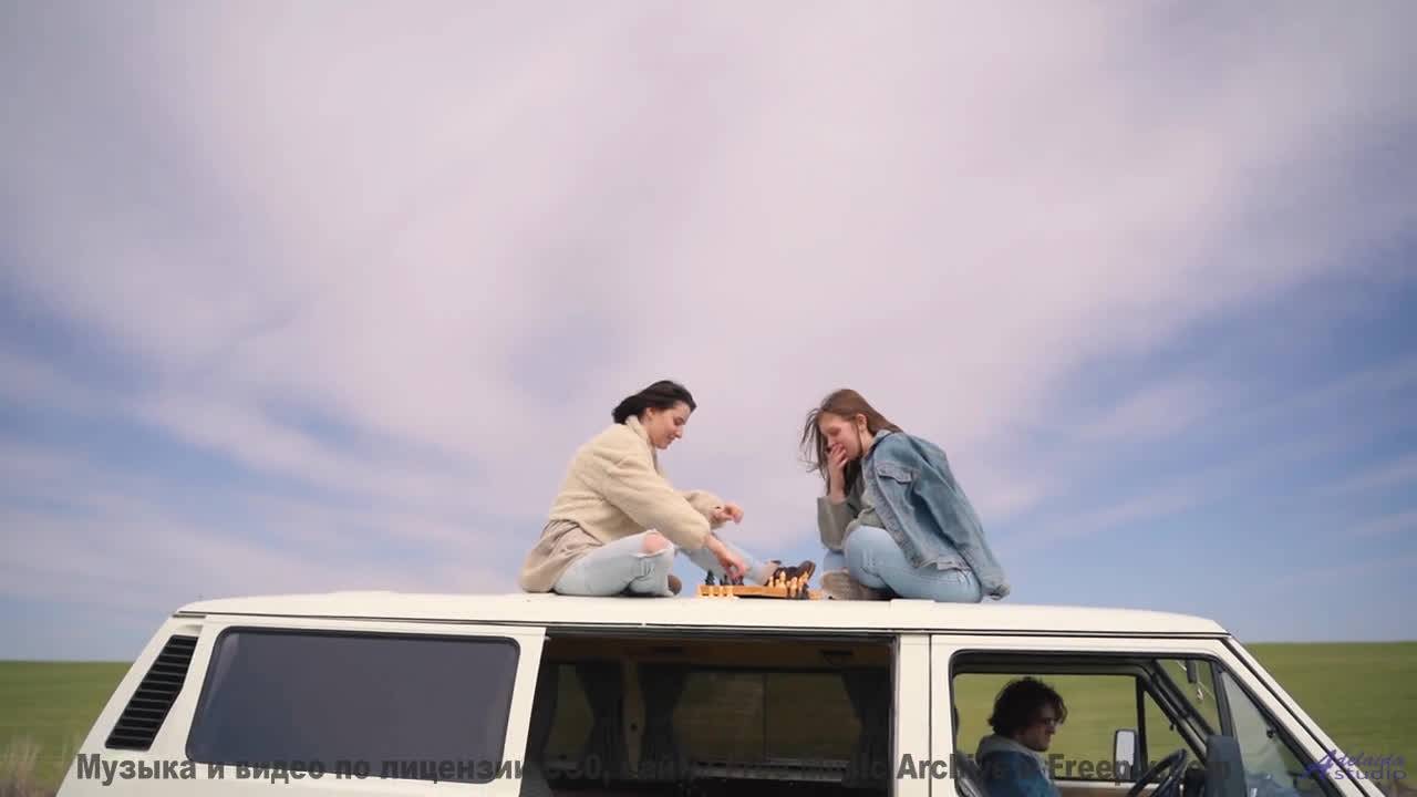 Саунд рождает желание исчезнуть среди полей - Buoancy -- Chad Crouch -- Arps II