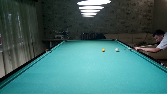 на две лузы (бильярд)