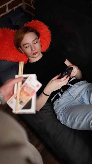 Кажется, кто-то остался без подарка 😂 #iphone15 #iphone #iphone14pro #iphone15pro #shorts #юмор смотреть онлайн