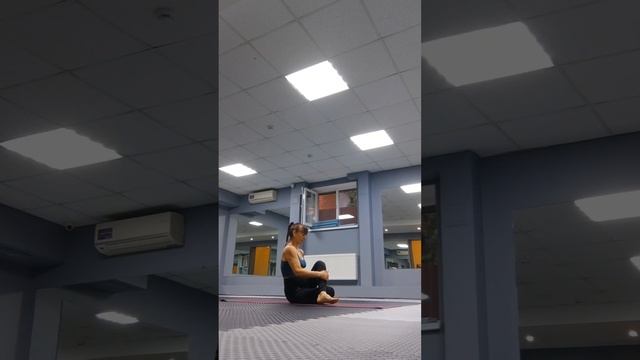 ардха - матсиендрасана