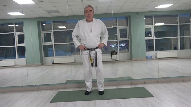 Утренняя бодрящая зарядка для всех Полный комплекс упражнений на каждый день. смотреть онлайн