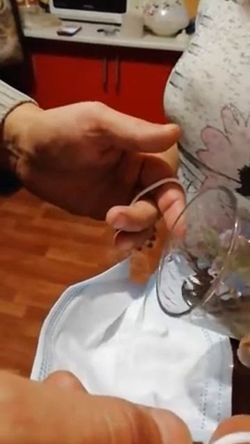 медицинская маска и вода. смотреть онлайн