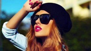 Музыка Песни Клипы слушать бесплатно лучшая подборка горячих хитов года 2025 Яндекс MUSIC