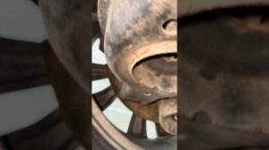 Geely Atlas 1, 2018г скрип сзади плавающие шарнирные сайлентблоки, скрипит как телега