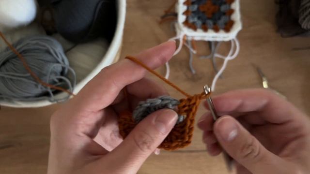 Жилет из бабушкиных квадратов. Часть 1. смотреть онлайн