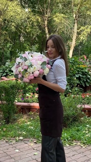 51 нежный пион с эвкалиптом в корзине #пионы смотреть онлайн