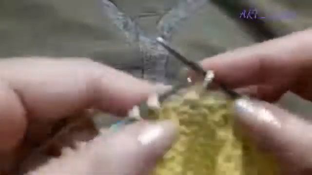 Ажурные ромбы с переплетением #узор_спицами #вязание_спицами