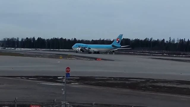 БРИЛЛИАНТ ДНЯ!!! Boeing 747-8F "Korean Air Cargo" посадка в Аэропорту Шереметьево SVO. смотреть онлайн