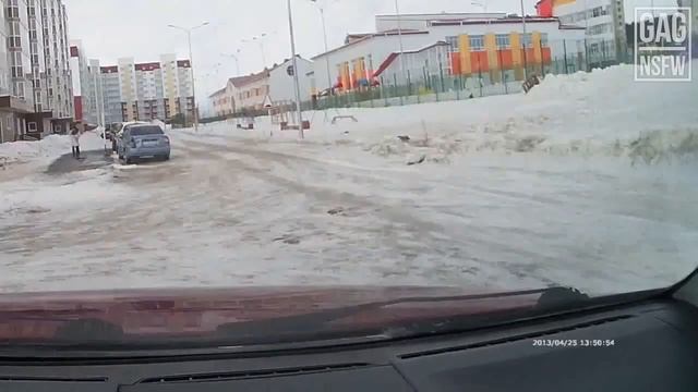 Сильный ветер в Ханты-Мансийске. 20.03.2015 смотреть онлайн