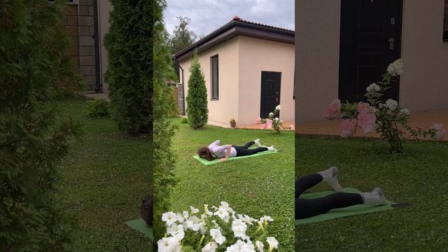 Йога 25 минут: дыхание огня, йога Приветствия солнцу, растяжка лёжа, медитация и расслабление