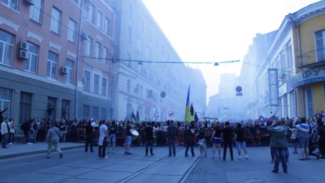Гимн Украины. Металлист+Днепр (27.04.14)