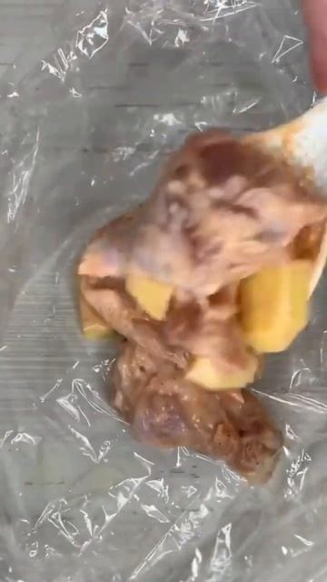 Крылья с картошкой в духовке🍗 ПОДПИСЫВАЙСЯ✅ Получае смотреть онлайн