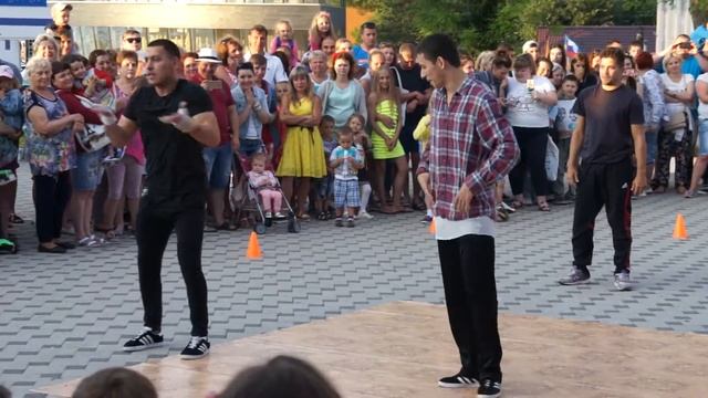 NEW PLANET DANCE - крутые уличные танцоры (Анапа 20 июля 2017)