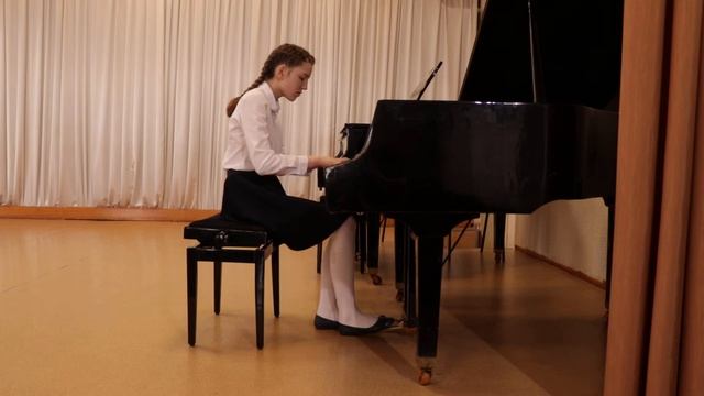 Яфарова Елизавета. ГУДО ДШИ №1 г. Балашов. Гайдн Соната №22 первая часть. Григ "Бабочка" смотреть онлайн