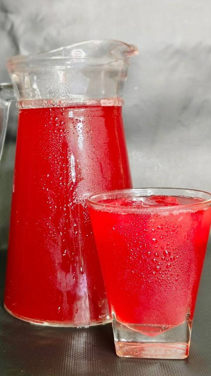 Морс клюквенно-брусничный.

Моя любовь с детства, за его необыкновенно приятный вкус и пользу.