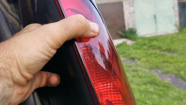 Renault Espace 4 (Рено Эспейс 4) - снятие задних фонарей.