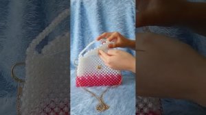 DIY- 👜 СУМОЧКА ИЗ БУСИН для девочки Марьяны.(смотрите описание #shorts)