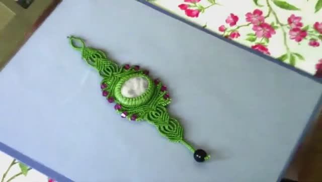 Мк по плетению браслета с камнем. смотреть онлайн