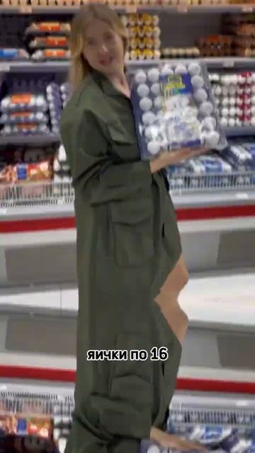 Магазин с низкими ценами в Дубае, также есть стенды с п смотреть онлайн