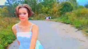 Песня на ветру белое платье