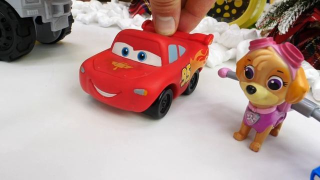 Сюрприз для Скай Щенячий патруль - Игрушки Плей До Бетономешалка - Детский сад Капуки Кануки смотреть онлайн