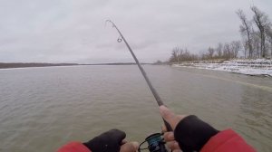 СУМАСШЕДШИЙ ДЖИГ ВО ЛЬДАХ!!!! Экстремальная рыбалка на