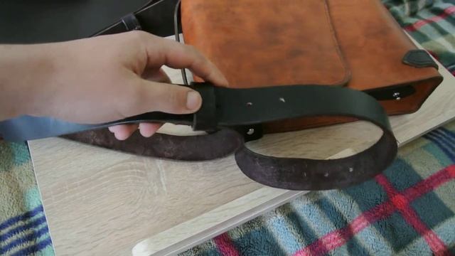 Кожаная сумка через плече для бумаг ручной работы.Bag over the shoulder for handmade papers. смотреть онлайн