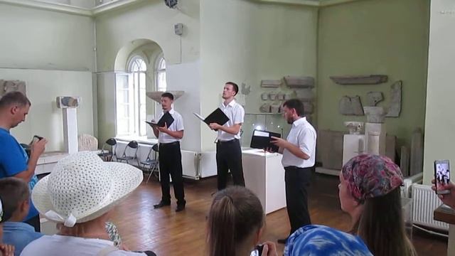 В Крым на Москвиче-2141: Хор Херсонеса Таврического смотреть онлайн