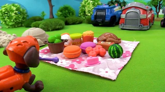 Щенячий патруль и Барби русалочка спасают дельфина. Машины сказки - мультик из игрушек смотреть онлайн