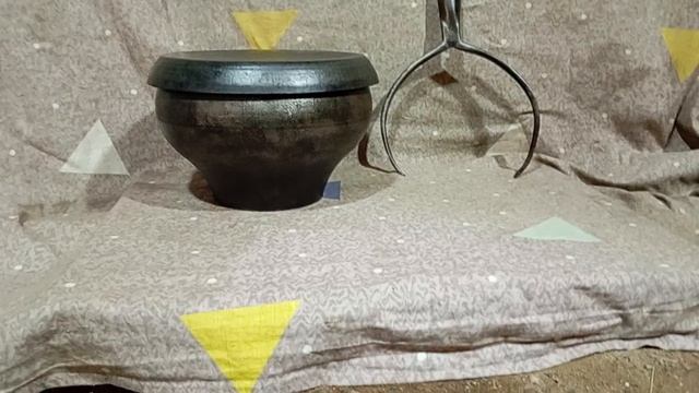 Чугунок чугунный на 4 литра +Крышка -СКОВОРОДА Чугунная + Ухват кованый СССР смотреть онлайн