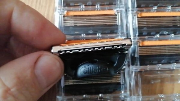 Распаковка — Набор сменных кассет Gillette Fusion ProGlide