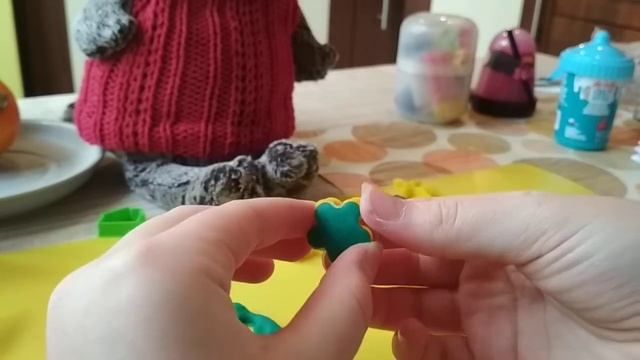 Играем в пластилин с Басиками:3