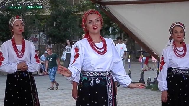 Народный ансамбль казачьей песни "Черноморочка" - "Верила, верю" (г. Анапа, 28.07.2021) смотреть онлайн