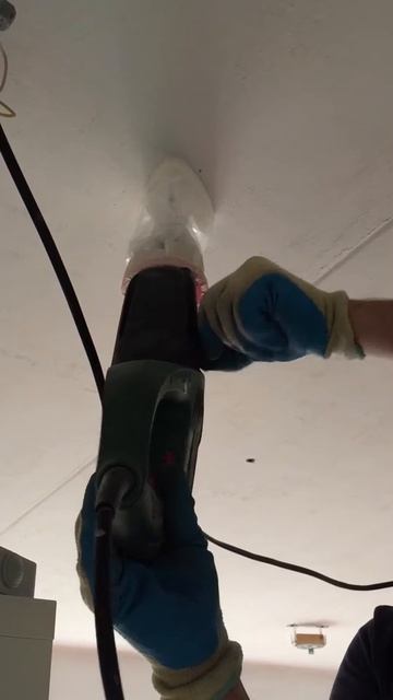 Сверлим потолок без пыли смотреть онлайн