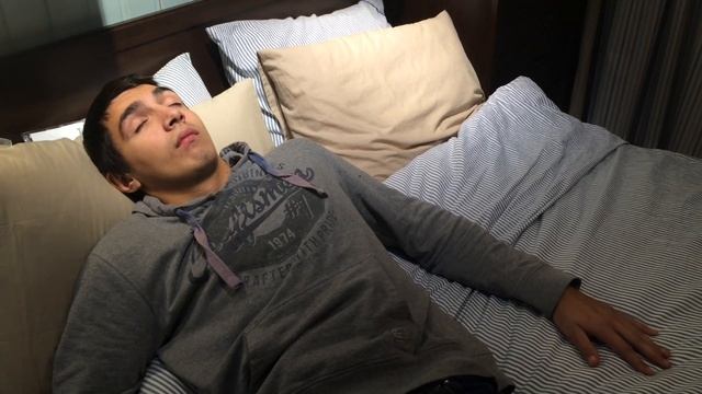 Когда пьяный пытаешься уснуть смотреть онлайн